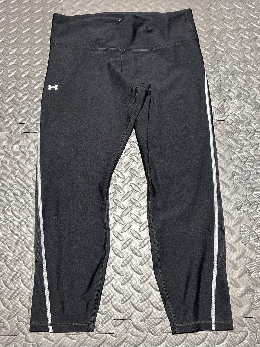 Under Armour Women’s Black Compression Workout Leggings